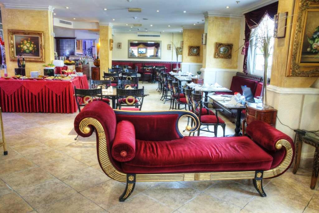 AL MAHA REGENCY SUITES — фото 4