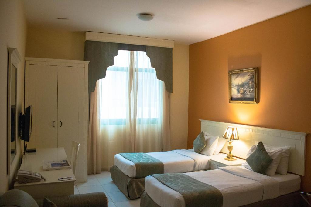 AL MAHA REGENCY SUITES — фото 11