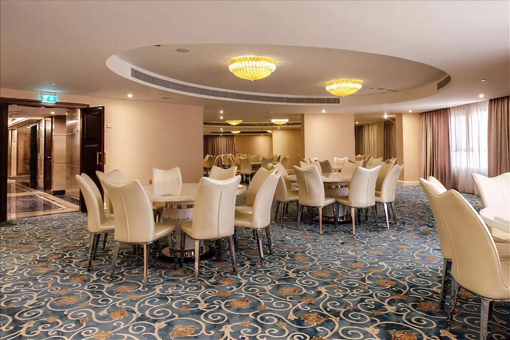 CRYSTAL PLAZA AL MAJAZ (EX. TULIP INN AL KHAN) — фото 17