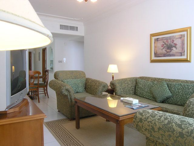 EMBASSY SUITES — фото 12