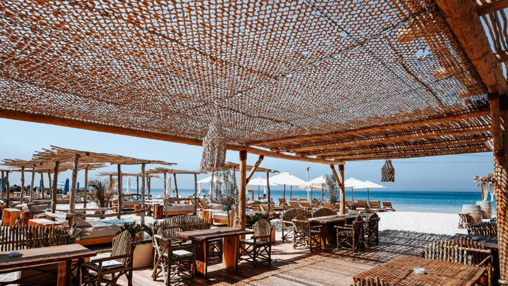UMM AL QUWAIN BEACH HOTEL — фото 7