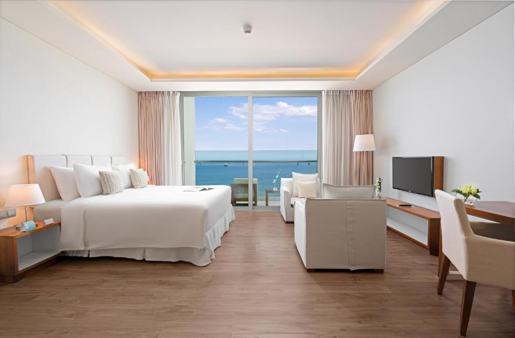 A LA CARTE DA NANG BEACH — фото 18