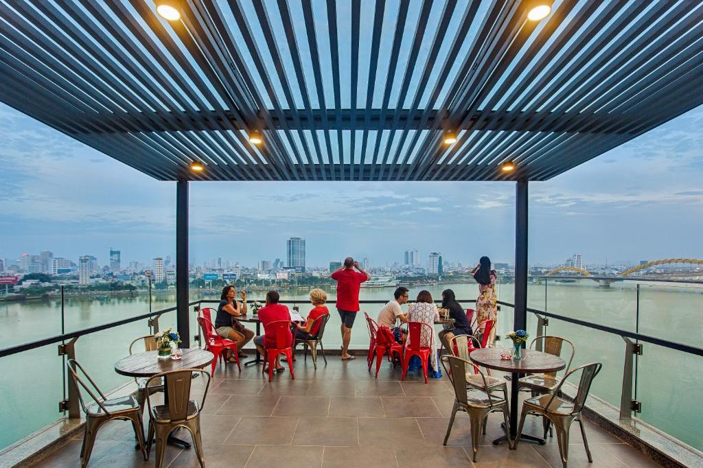 AVORA HOTEL