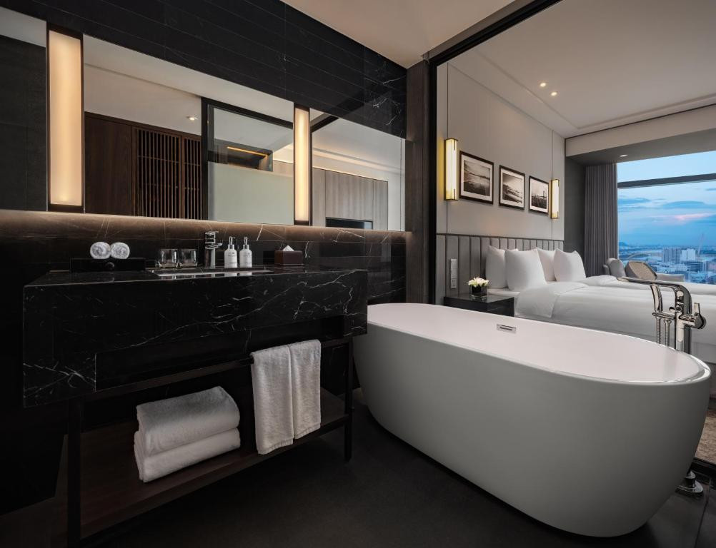CROWNE PLAZA DANANG CITY CENTRE (EX. BAY CAPITAL DANANG) — фото 17