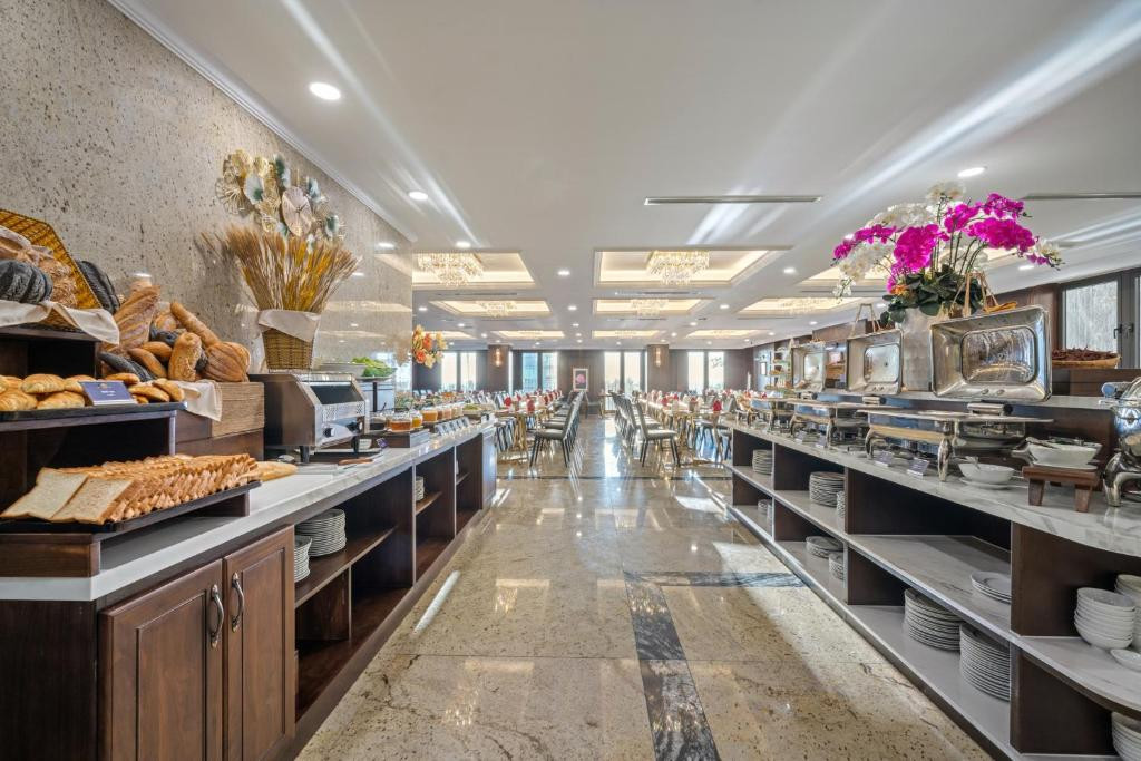 GOLDEN LOTUS LUXURY HOTEL — фото 15