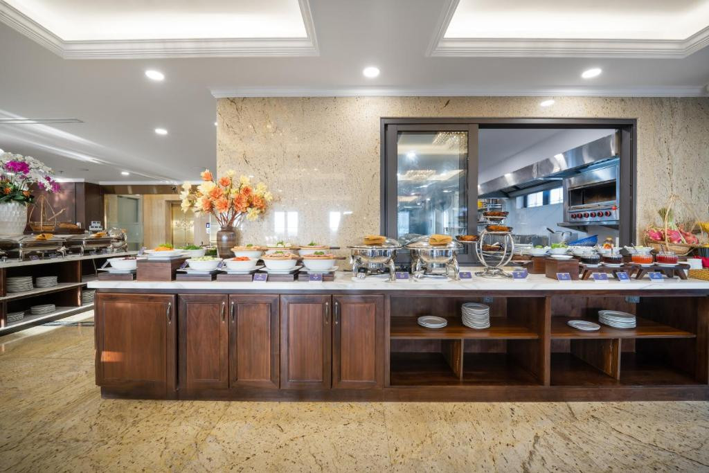 GOLDEN LOTUS LUXURY HOTEL — фото 17
