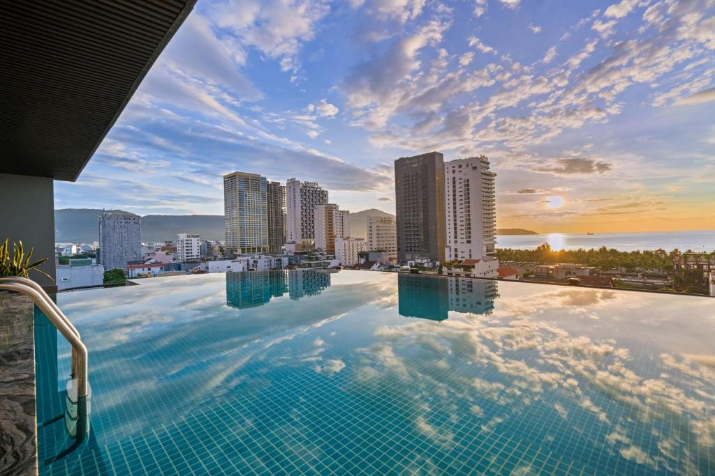 HOTEL DEL LUNA DANANG