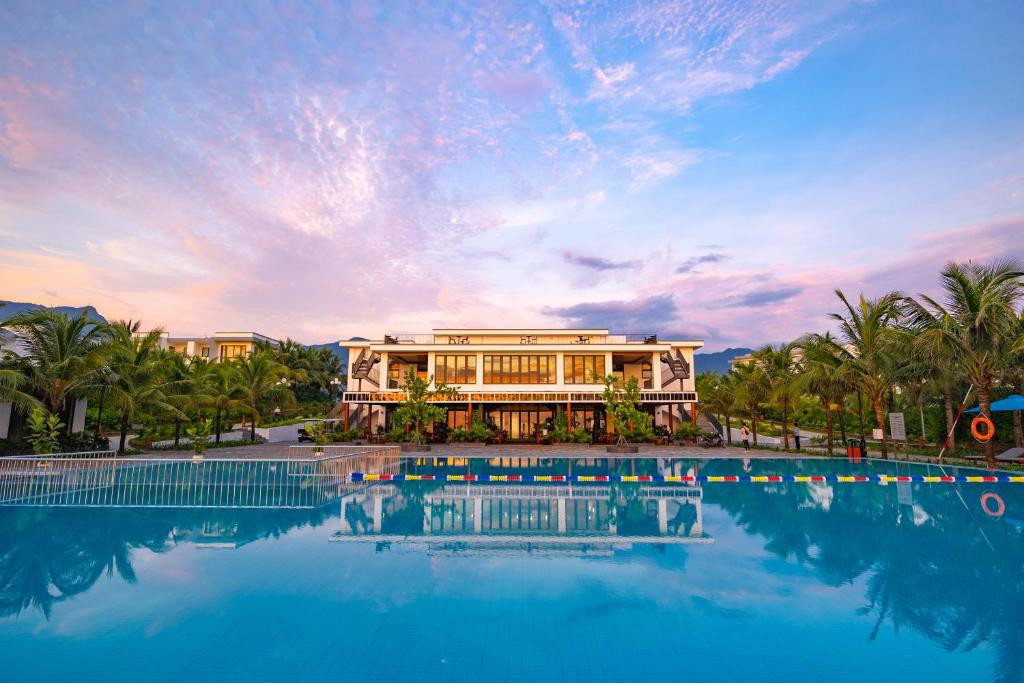 LANGCO BAY RETREAT HUE — фото 11