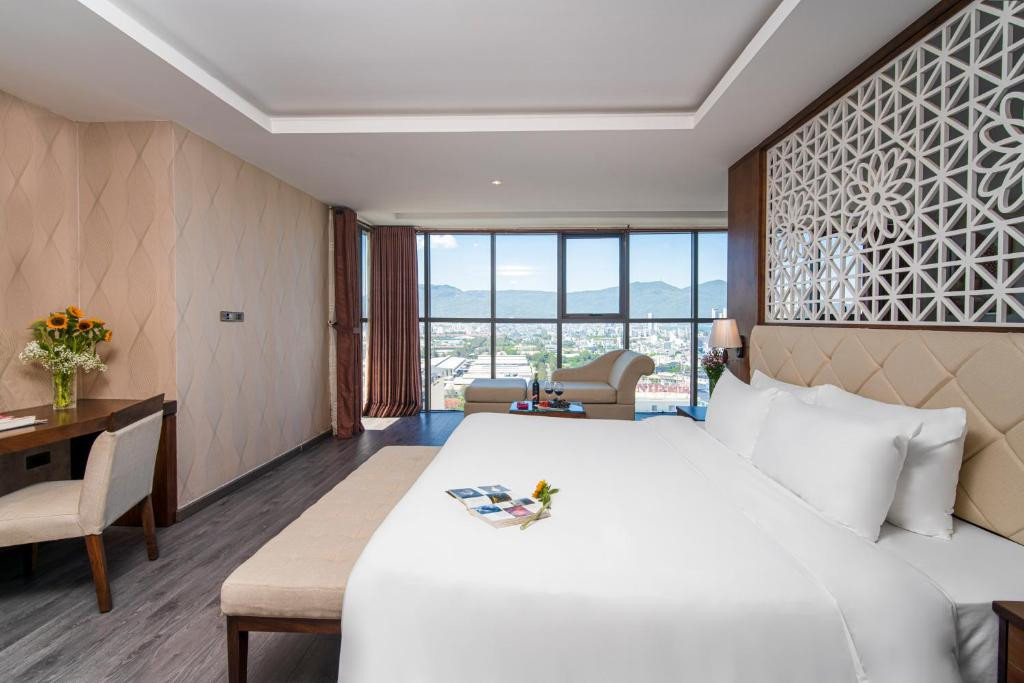 LUXTERY HOTEL — фото 15