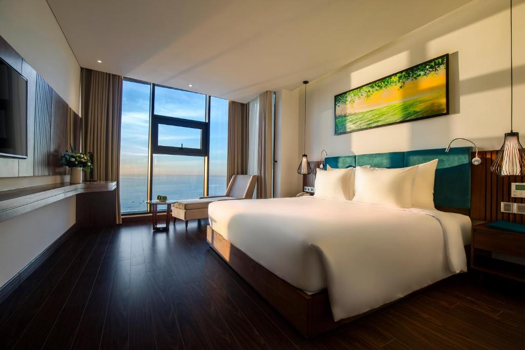 MAXIMILAN DANANG BEACH HOTEL — фото 2