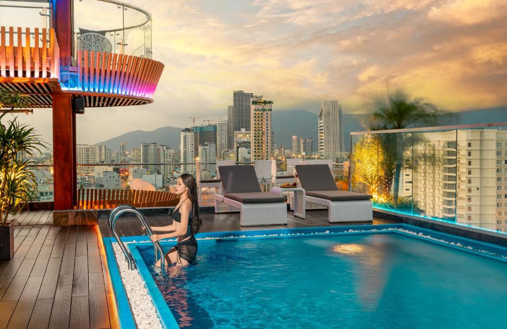 MERCY EMERALD HOTEL DANANG