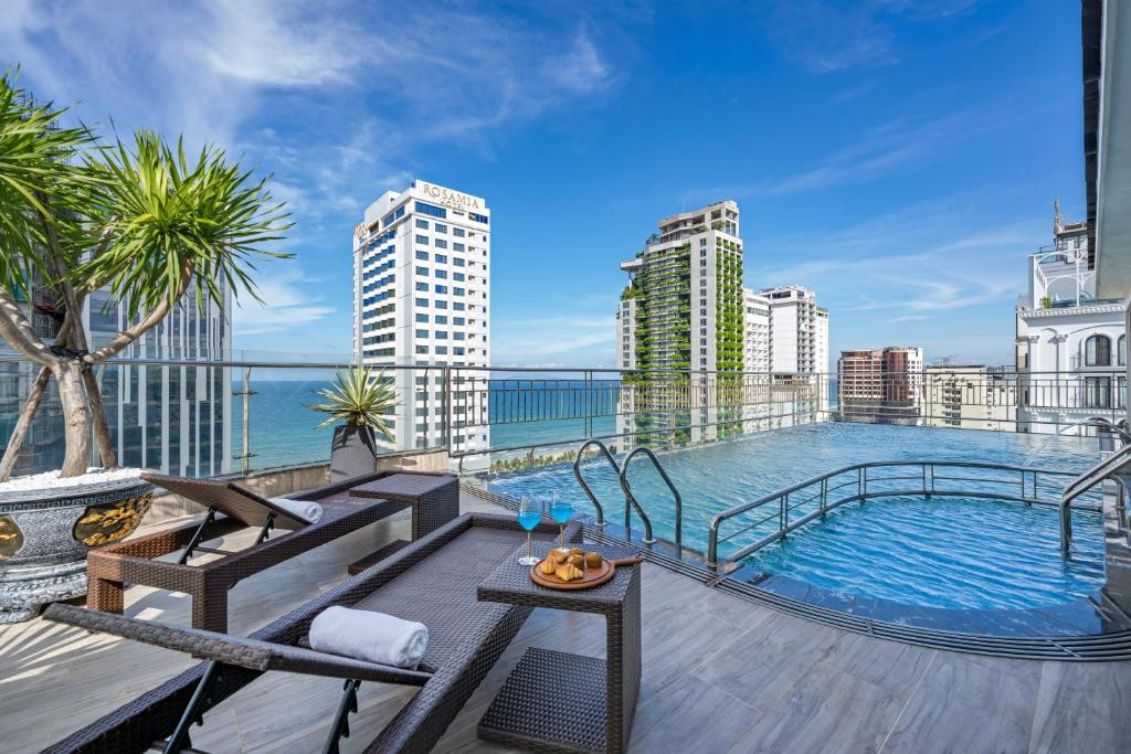 MONALISA LUXURY HOTEL