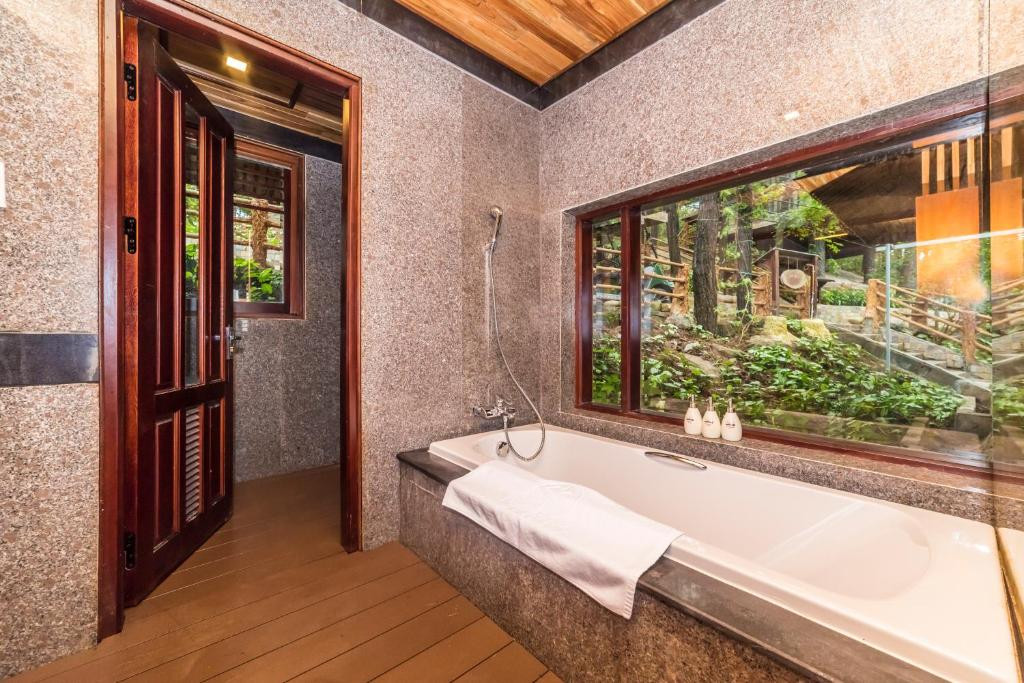 SANKOFA VILLAGE HILL RESORT & SPA HUE — фото 13