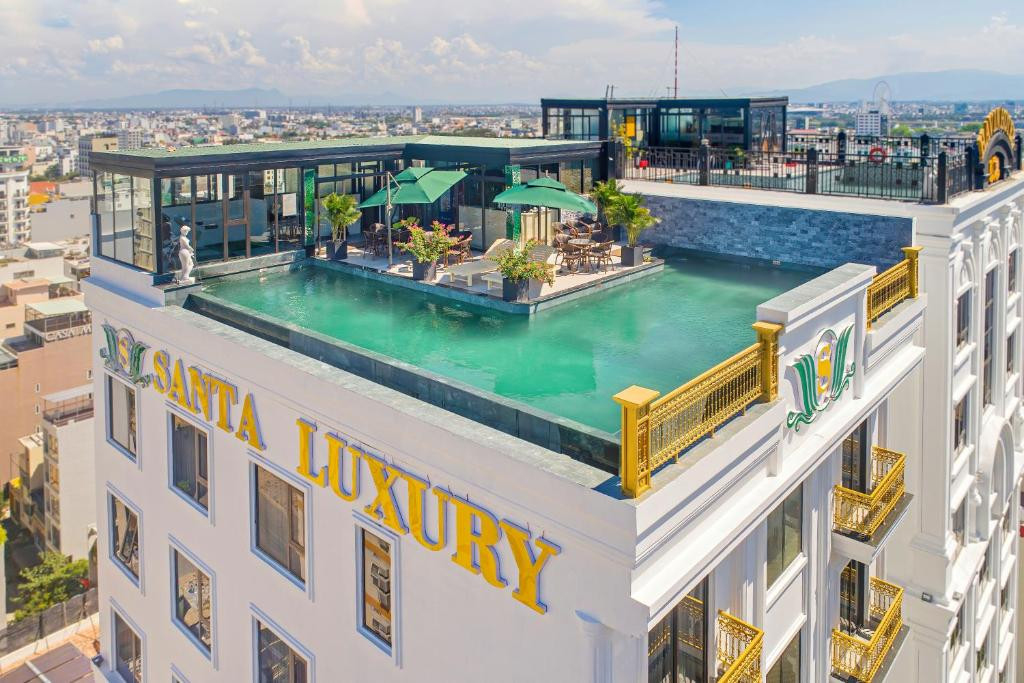 SANTA LUXURY HOTEL 