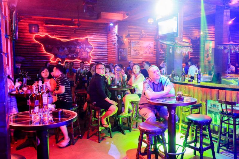 SEVENTEEN SALOON — фото 16