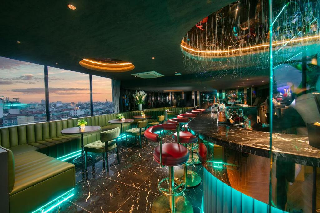 MAY DE VILLE CROWN HOTEL AND SPA HANOI — фото 14