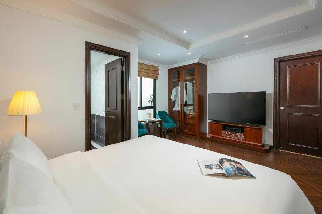 MAY DE VILLE CROWN HOTEL AND SPA HANOI — фото 17