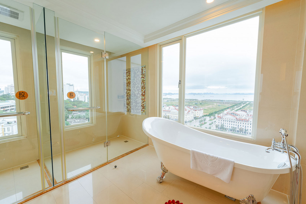 ROYAL HALONG HOTEL — фото 11
