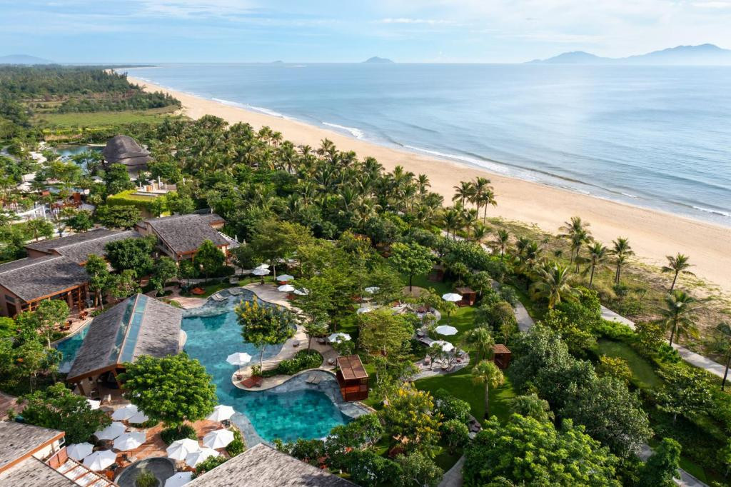 NEW WORLD HOIANA BEACH & RESORT — фото 4