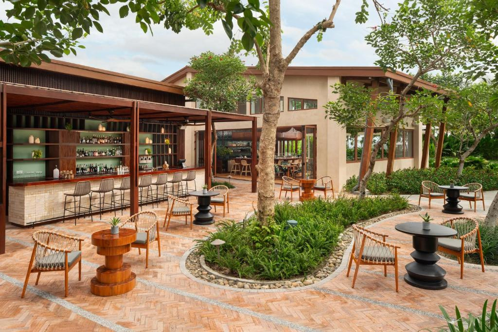 NEW WORLD HOIANA BEACH & RESORT — фото 7