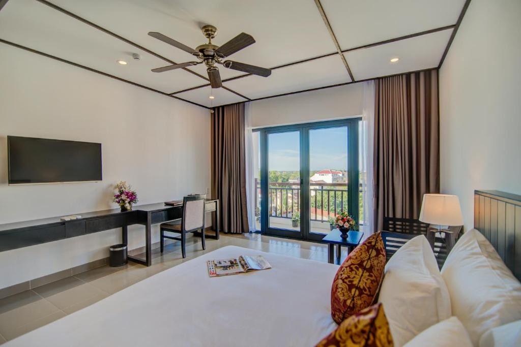 WHITE LOTUS HOIAN — фото 2