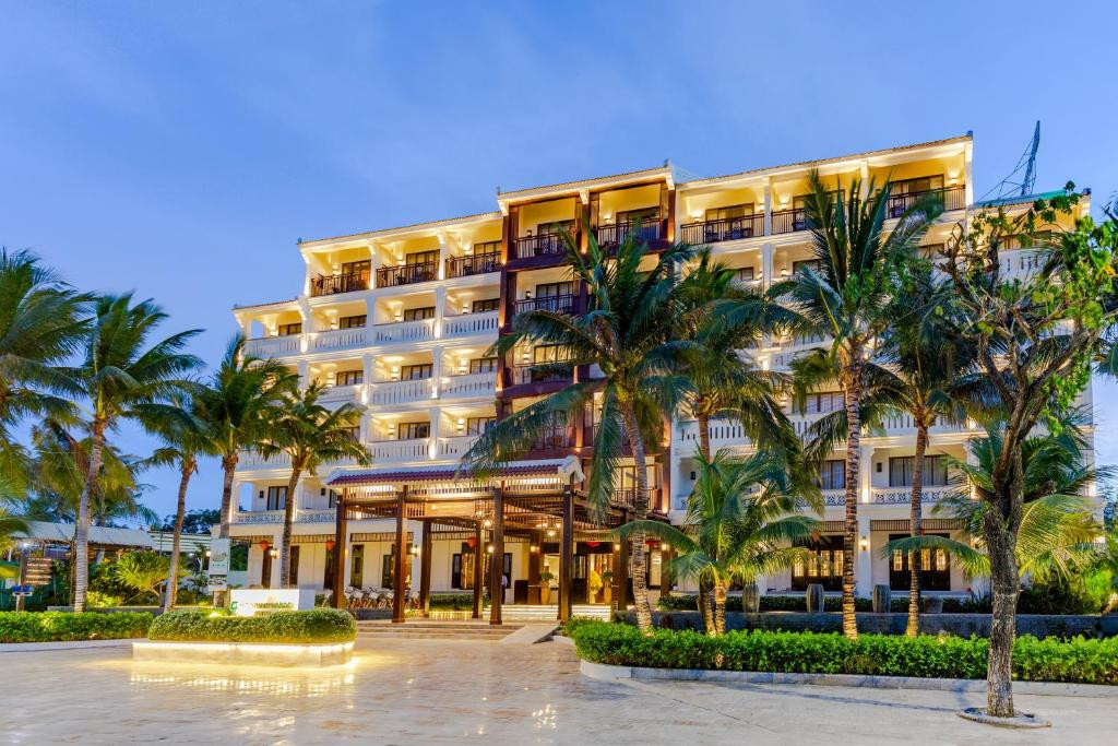 WYNDHAM GARDEN HOIAN