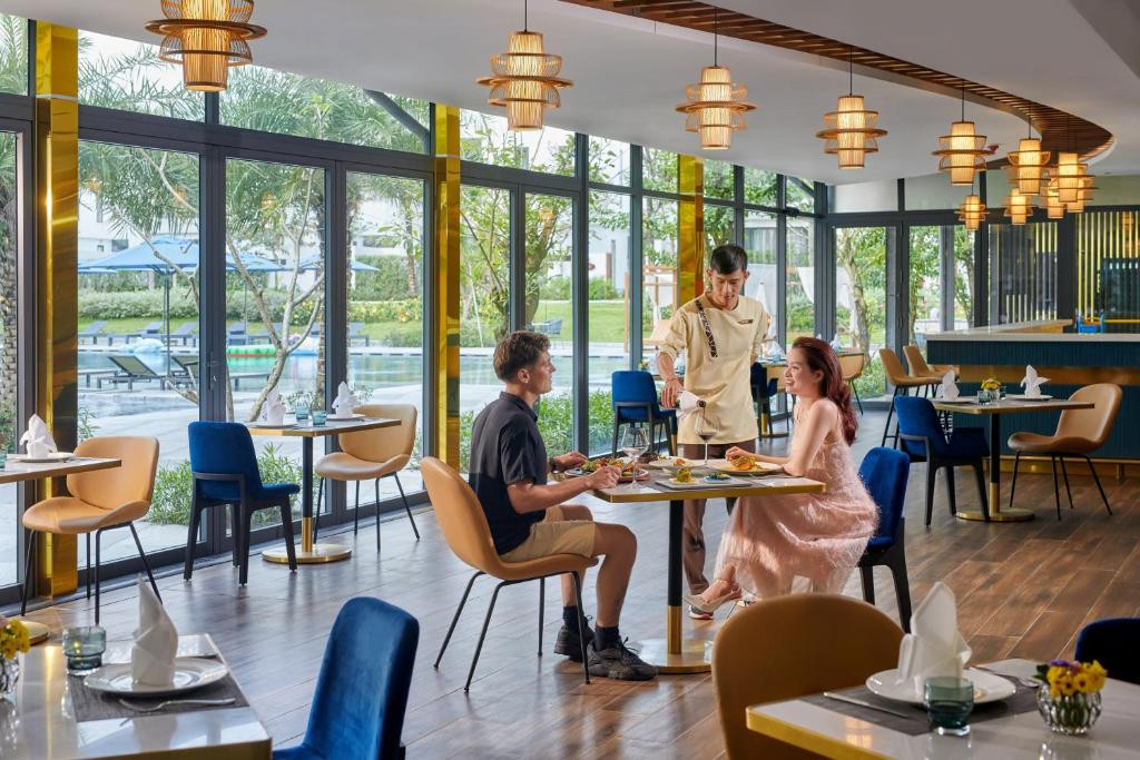 WYNDHAM HOI AN ROYAL BEACHFRONT RESORT & VILLAS — фото 9