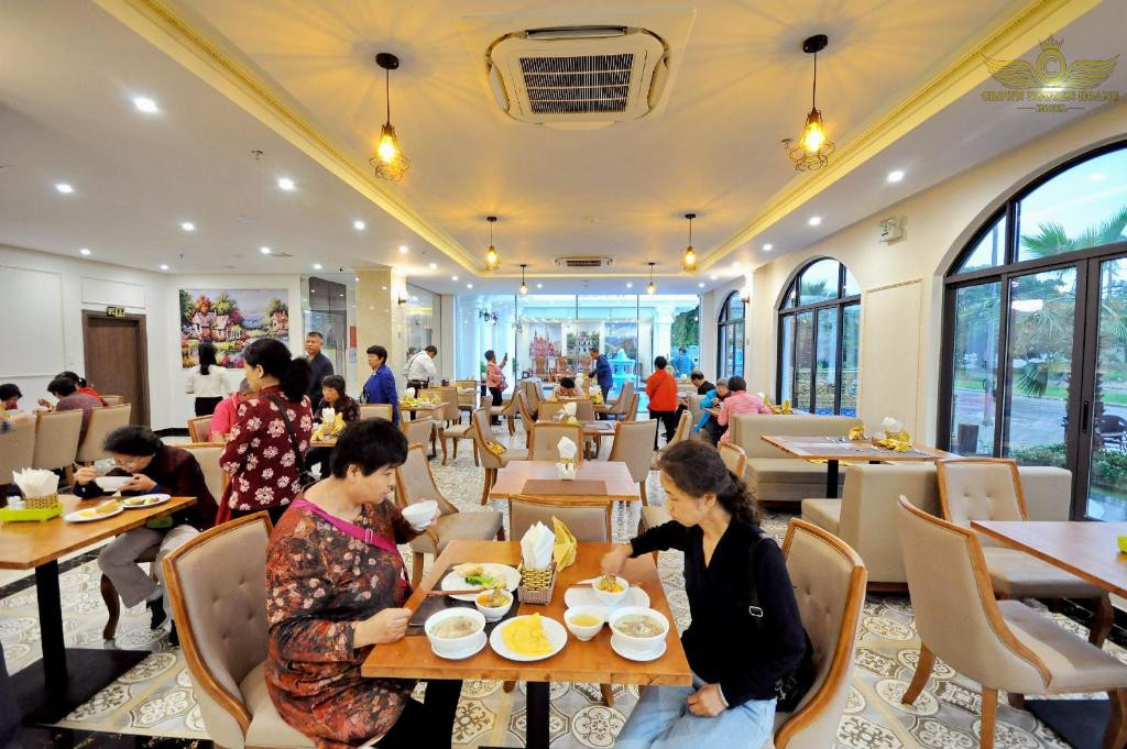CROWN NGUYEN HOANG HOTEL — фото 11