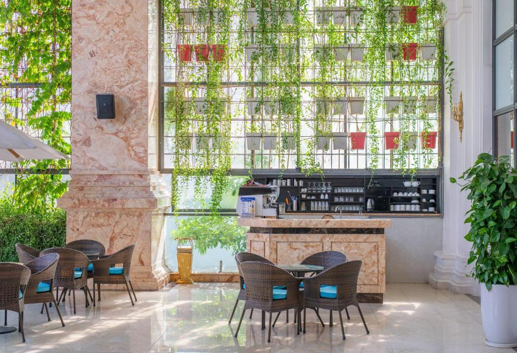 DAPHOVINA HOTEL (EX. ASTON HOTEL NHA TRANG) — фото 12