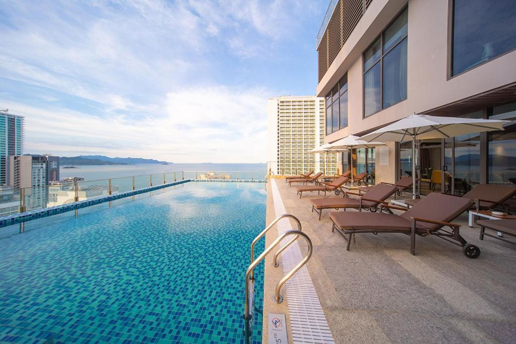 GREEN BEACH HOTEL