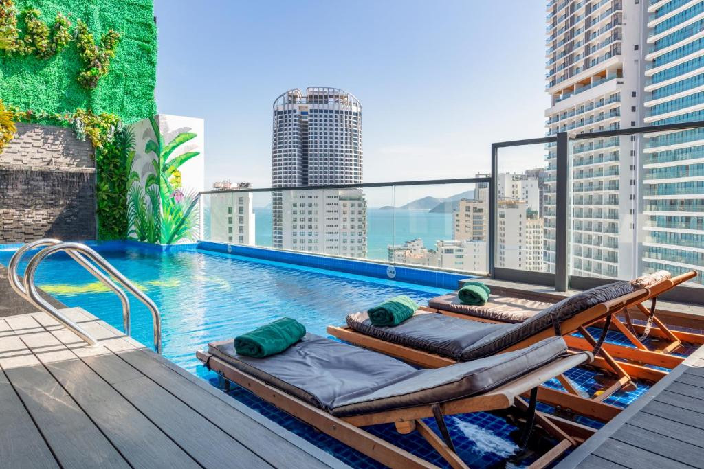IVY HOTEL