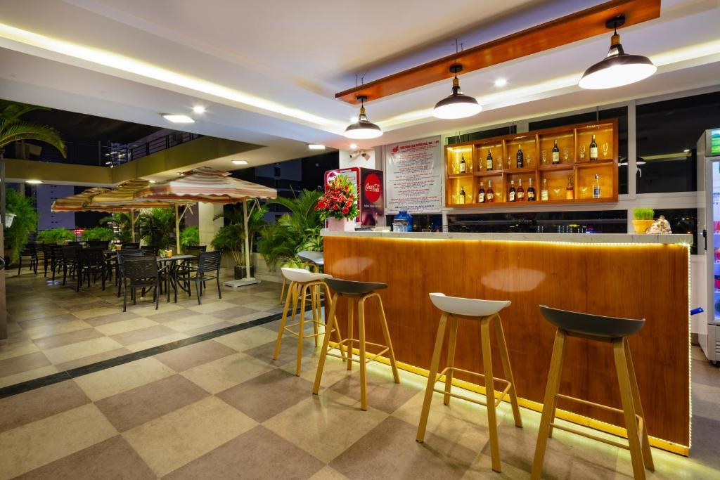 MAPLE LEAF HOTEL & APARTMENT — фото 11