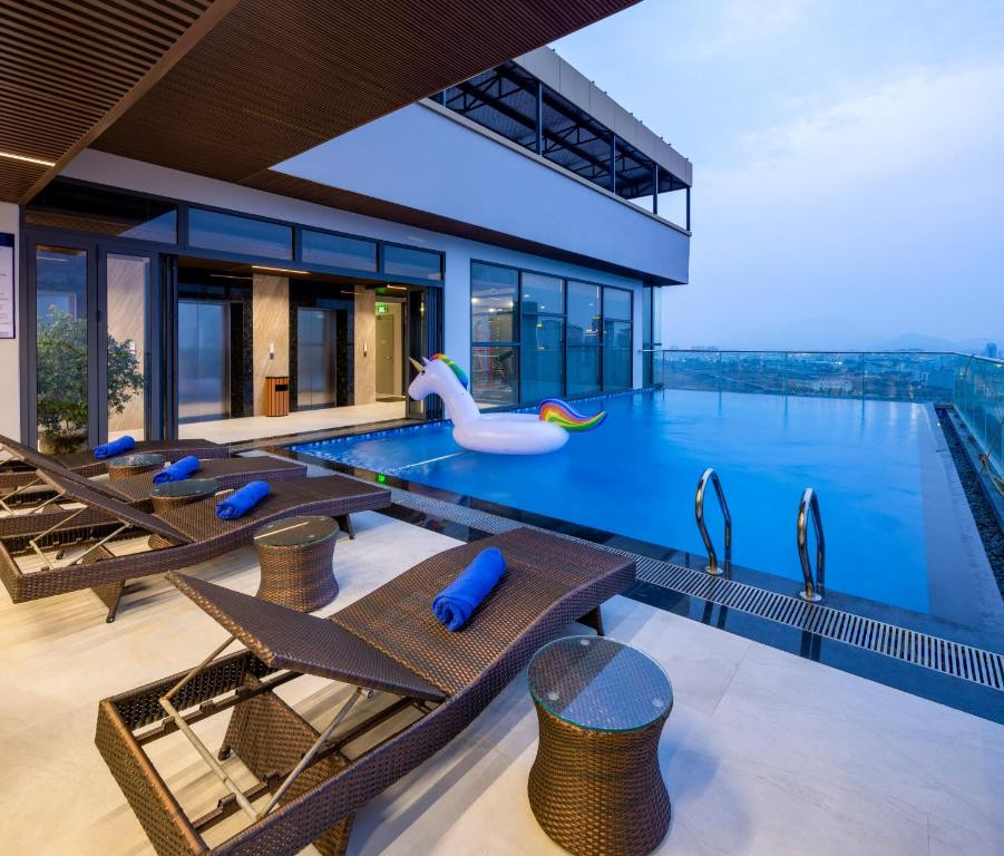 MIRACLE LUXURY