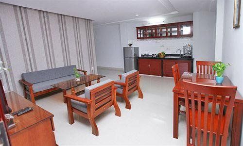 WHITE SWAN APARTMENT — фото 2