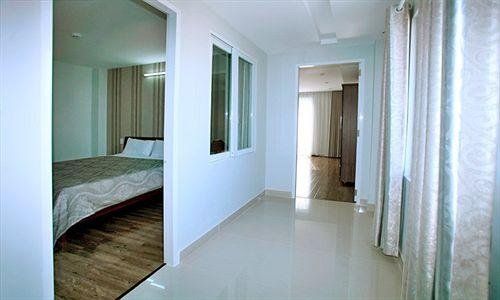 WHITE SWAN APARTMENT — фото 12