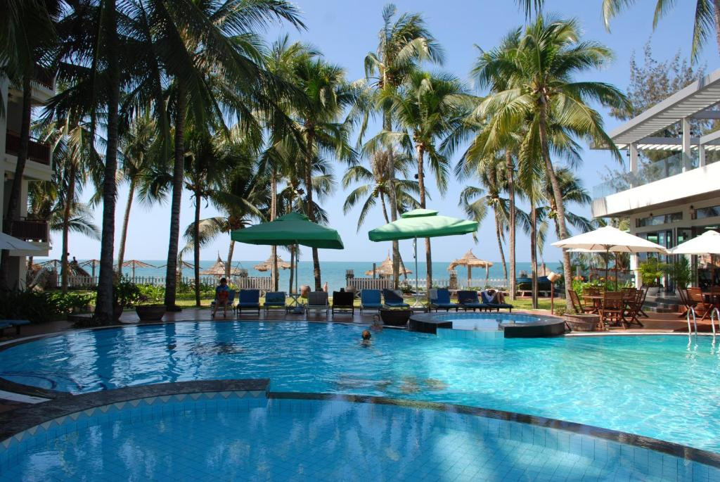 CANARY BEACH RESORT