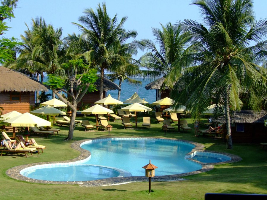 COCO BEACH RESORT