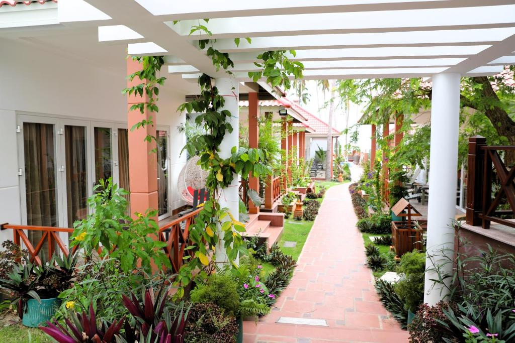 LOTUS GARDEN RESORT — фото 15