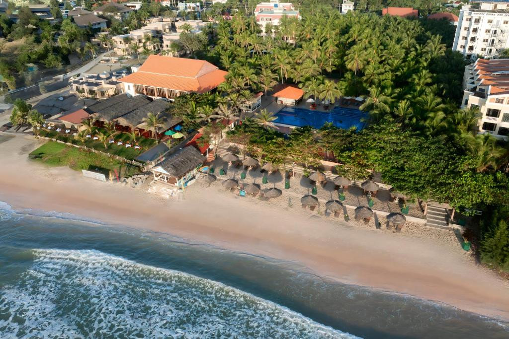 SEA LION BEACH RESORT & SPA (EX.DESSOLE BEACH RESORT MUI NE) — фото 2