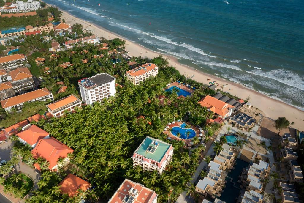 SEA LION BEACH RESORT & SPA (EX.DESSOLE BEACH RESORT MUI NE) — фото 10