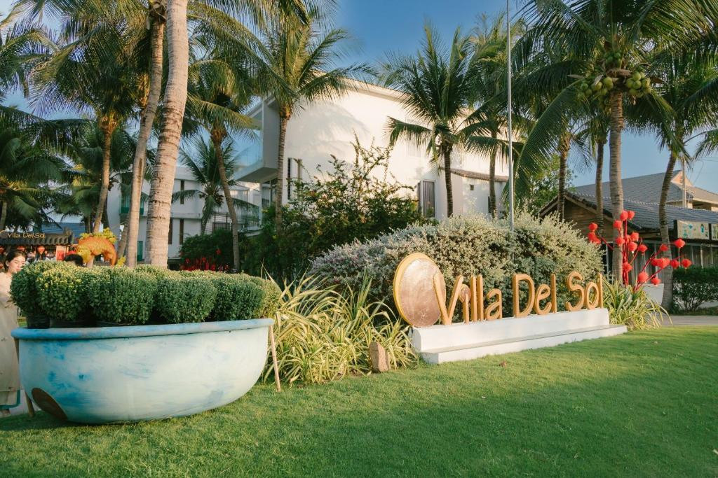 VILLA DEL SOL