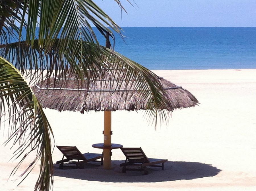 WHITE SAND RESORT
