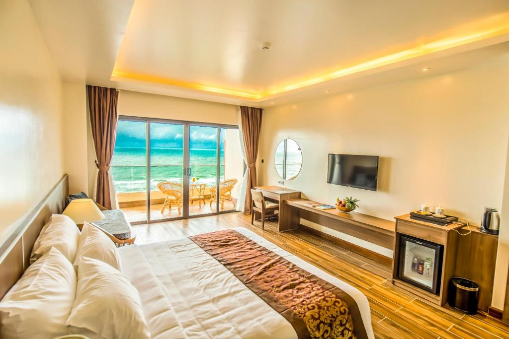 CORAL BAY RESORT