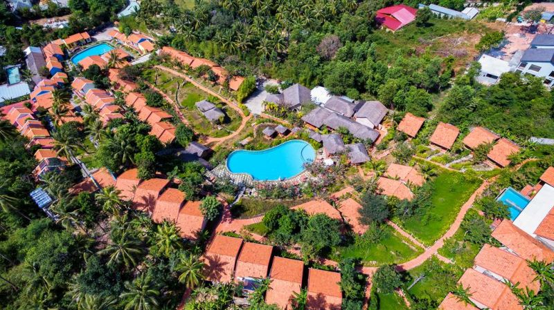 HILLSIDE VILLAGE RESORT