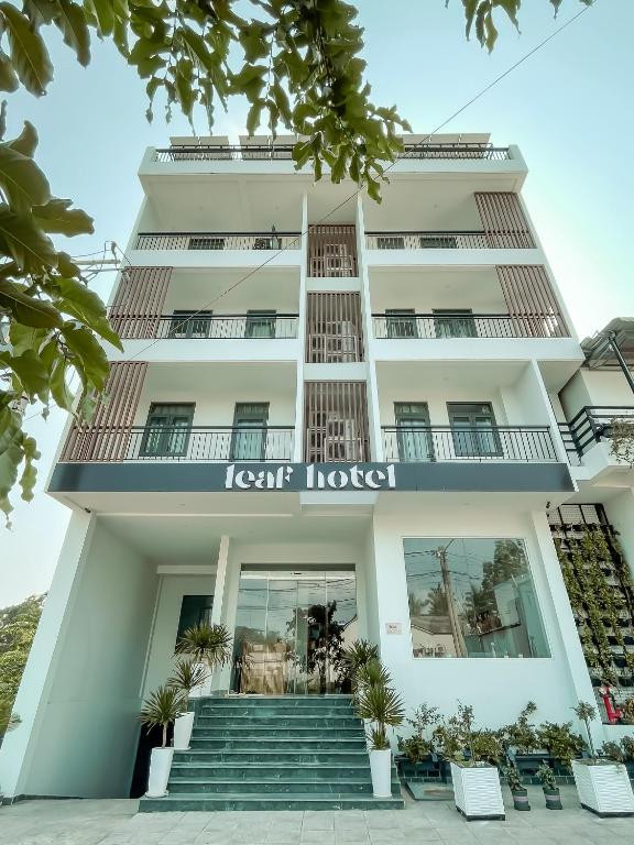 LEAF HOTEL