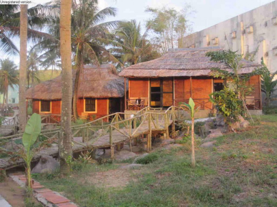 MOON RESORT