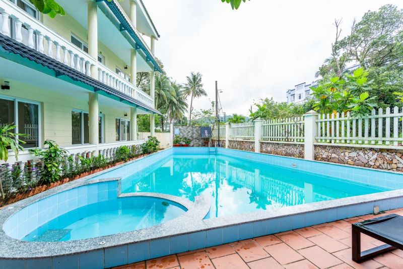 UP VILLAGE HOTEL