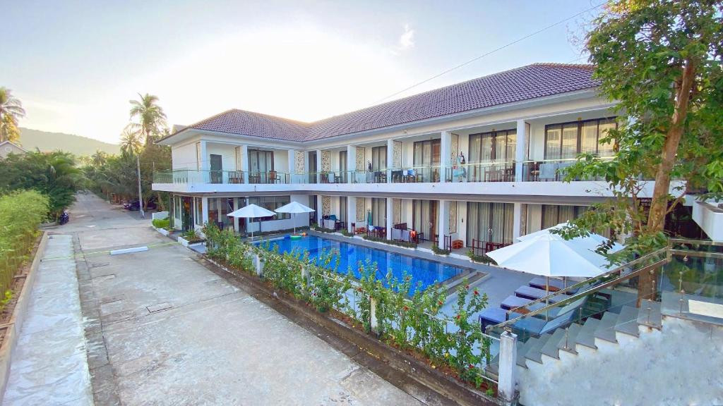 WEST LIFE BUNGALOW